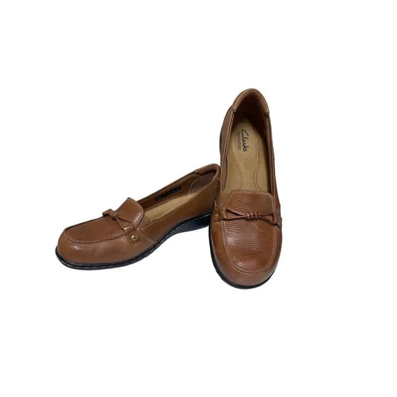 Clark’s Shoes - Clarks Brown Leather Slip On Shoes Women's Size  7N Soft Cushion Loafers